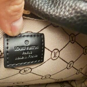 Louis Vuitton Black Handbag with Patterned Cream Interior